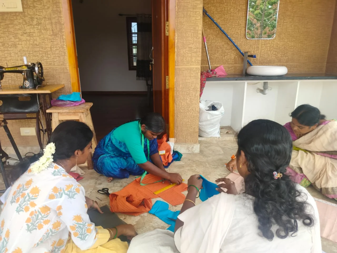 Tailoring training photo